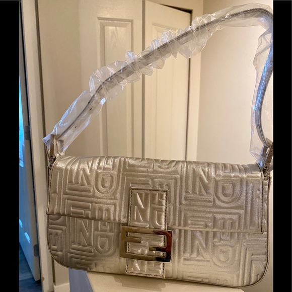 Fendi Handbags - Fendi silver clutch